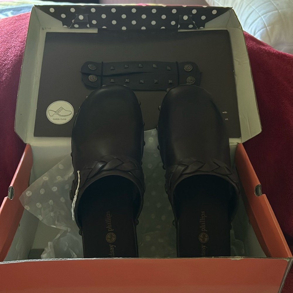 Lindsay-Phillips clogs